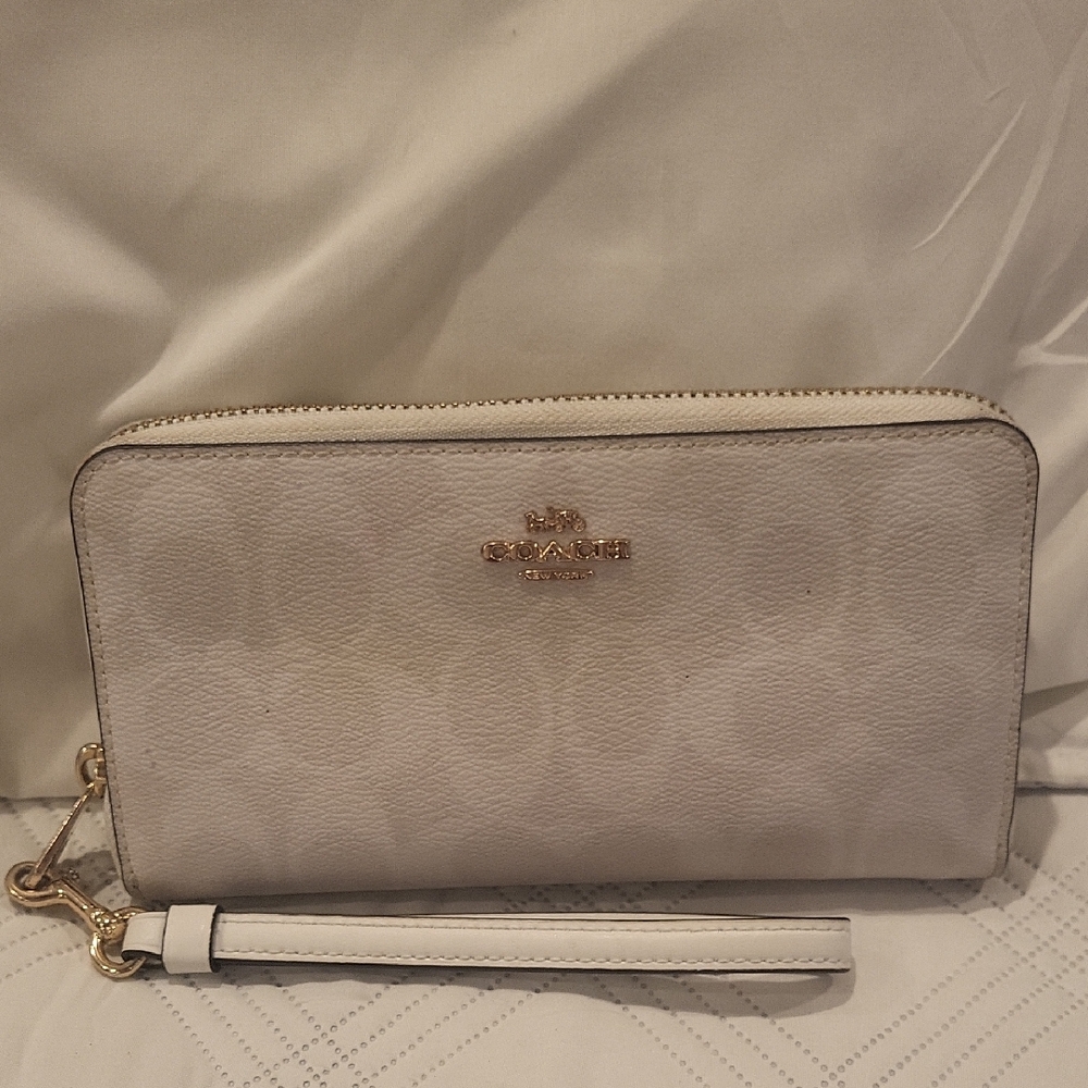 Coach White Wristlet Wallet